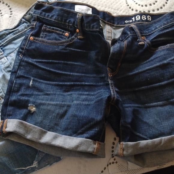 Shorts - Picture 4 of 5